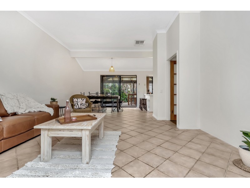 37 Carina Circle, Halls Head WA 6210