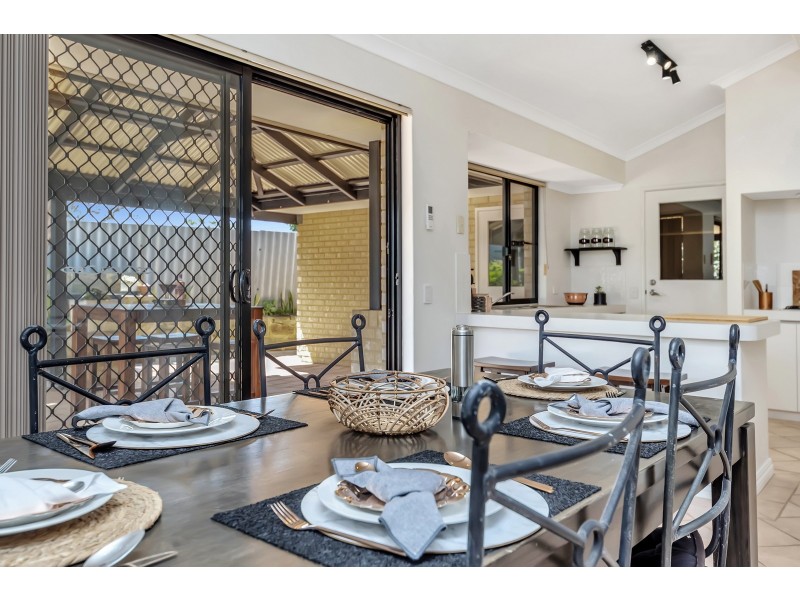 37 Carina Circle, Halls Head WA 6210