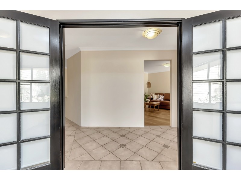 37 Carina Circle, Halls Head WA 6210