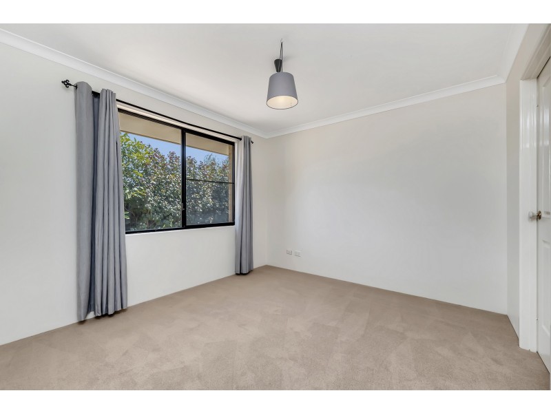 37 Carina Circle, Halls Head WA 6210