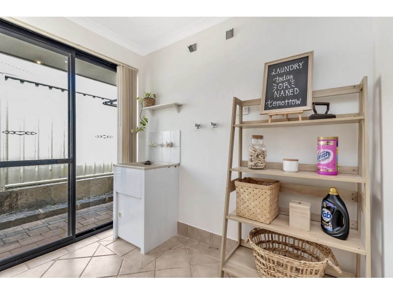 37 Carina Circle, Halls Head WA 6210
