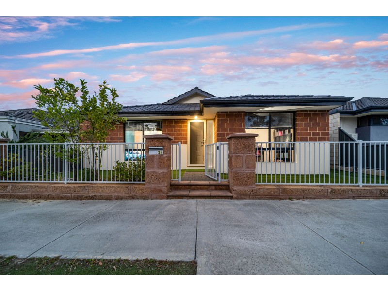 33 Willard Circuit, Banksia Grove WA 6031
