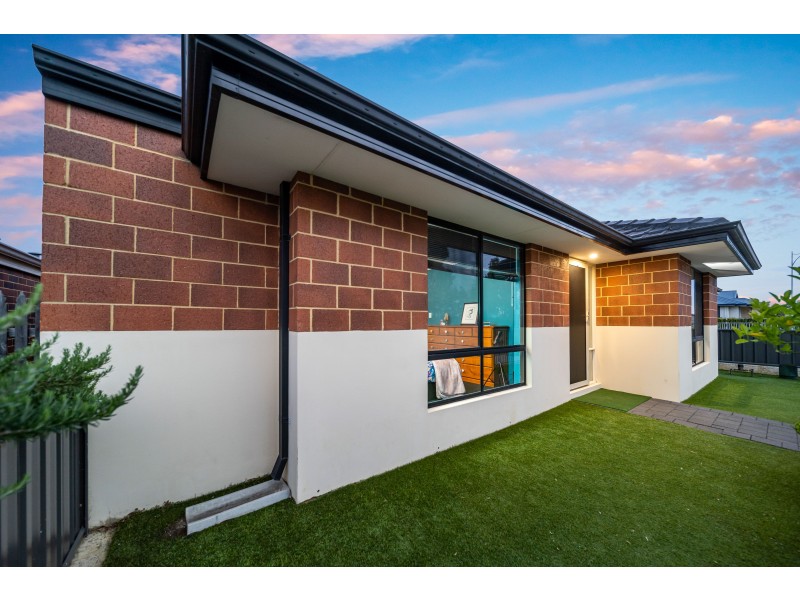 33 Willard Circuit, Banksia Grove WA 6031
