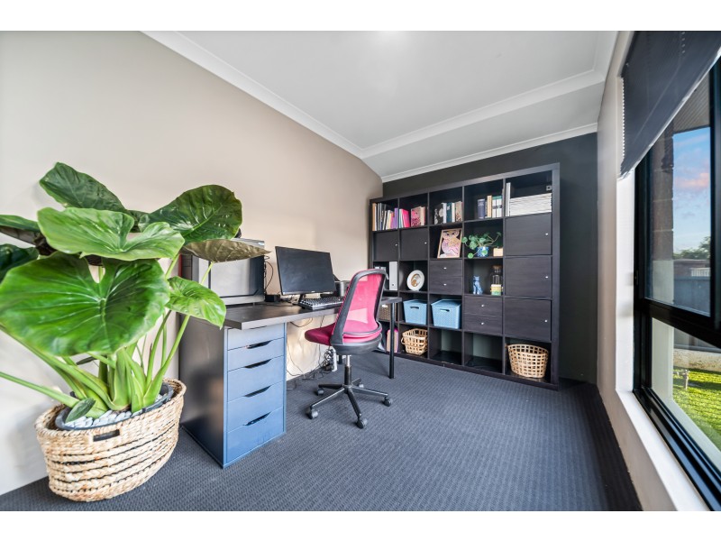 33 Willard Circuit, Banksia Grove WA 6031