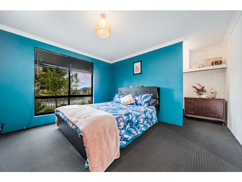 33 Willard Circuit, Banksia Grove WA 6031