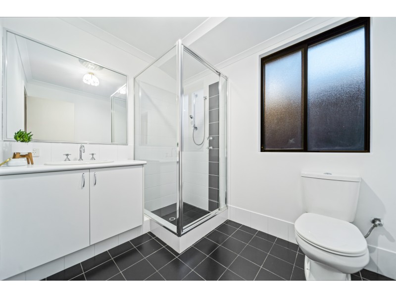 33 Willard Circuit, Banksia Grove WA 6031