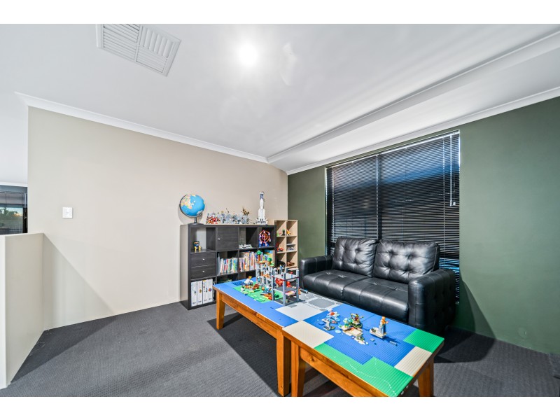 33 Willard Circuit, Banksia Grove WA 6031