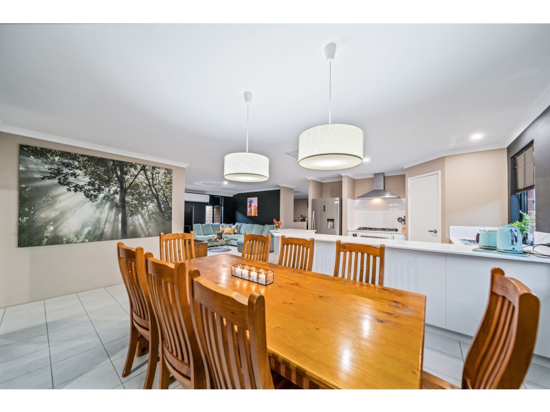 33 Willard Circuit, Banksia Grove WA 6031