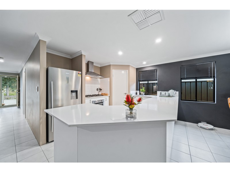 33 Willard Circuit, Banksia Grove WA 6031