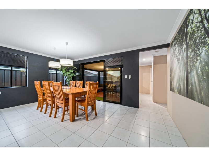 33 Willard Circuit, Banksia Grove WA 6031