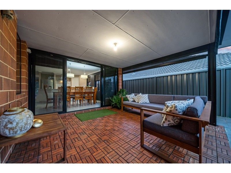 33 Willard Circuit, Banksia Grove WA 6031
