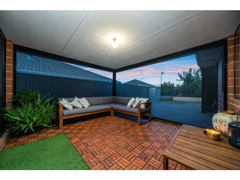 33 Willard Circuit, Banksia Grove WA 6031