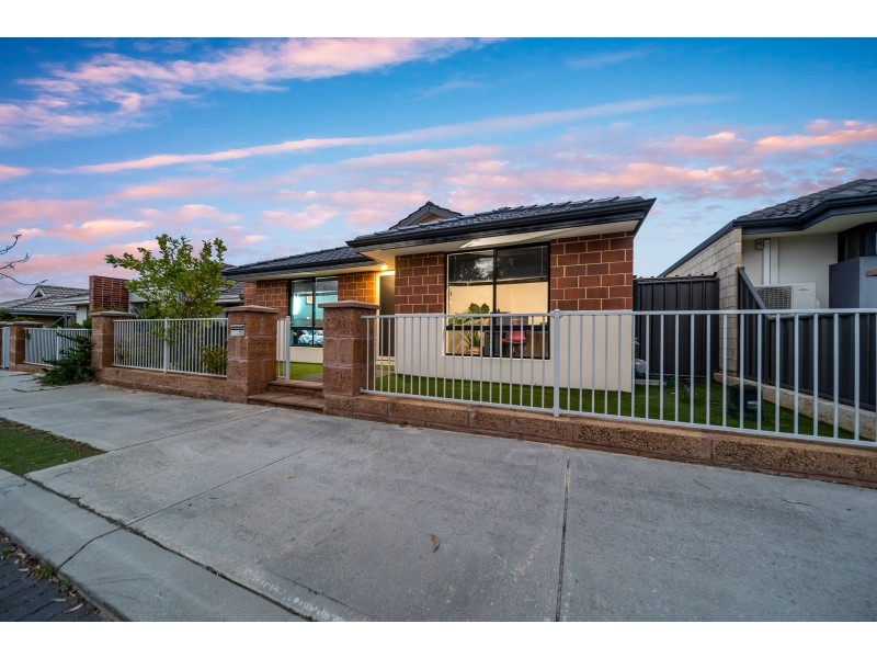 33 Willard Circuit, Banksia Grove WA 6031
