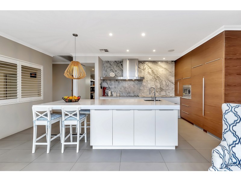 14 Tallering Way, Golden Bay WA 6174