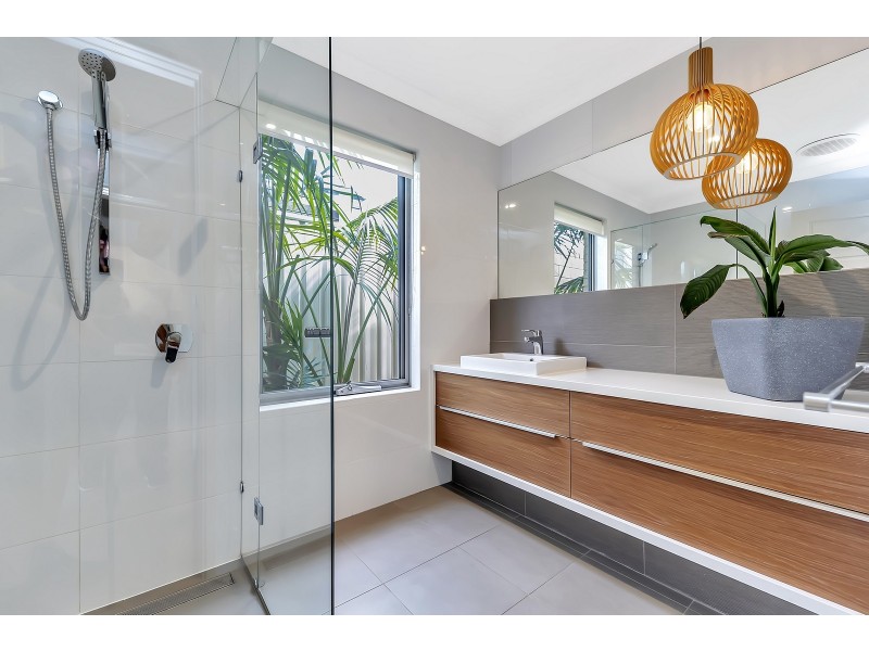 14 Tallering Way, Golden Bay WA 6174