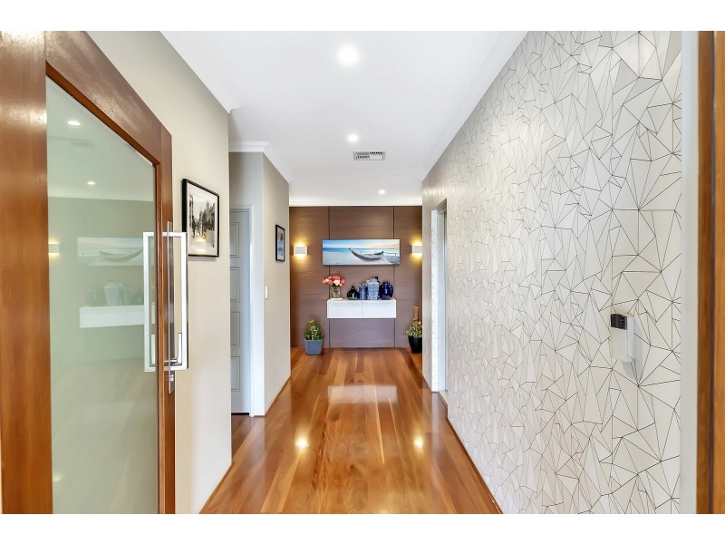 14 Tallering Way, Golden Bay WA 6174