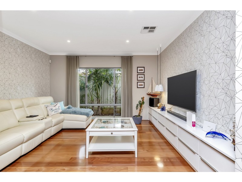 14 Tallering Way, Golden Bay WA 6174