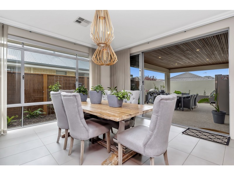 14 Tallering Way, Golden Bay WA 6174