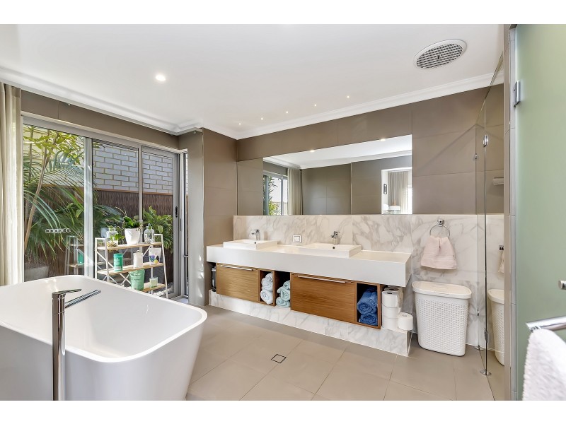 14 Tallering Way, Golden Bay WA 6174