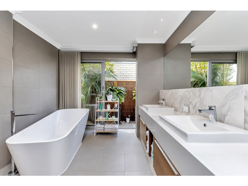 14 Tallering Way, Golden Bay WA 6174