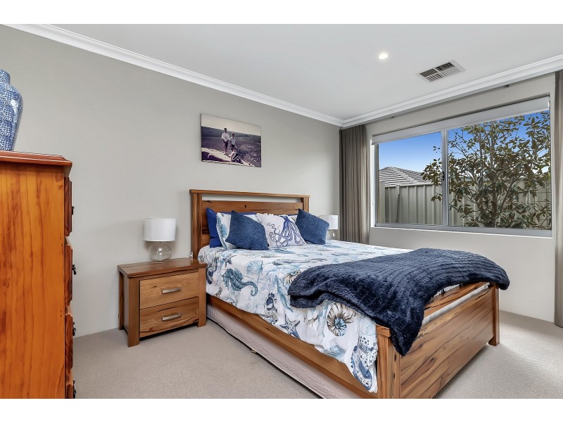 14 Tallering Way, Golden Bay WA 6174