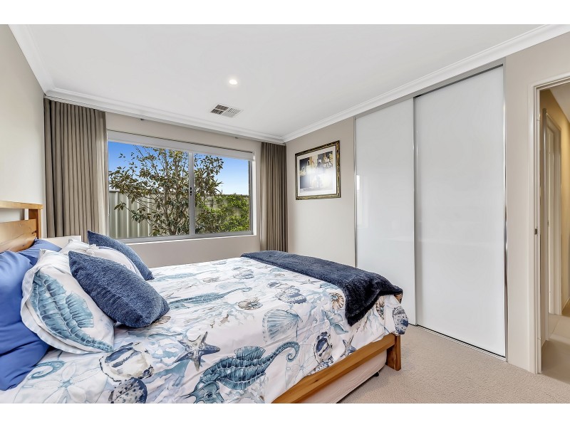 14 Tallering Way, Golden Bay WA 6174