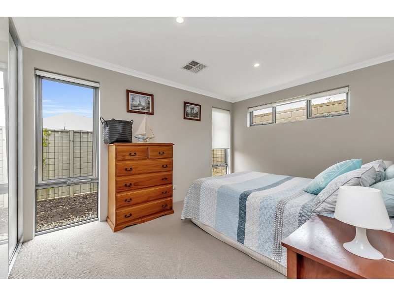 14 Tallering Way, Golden Bay WA 6174