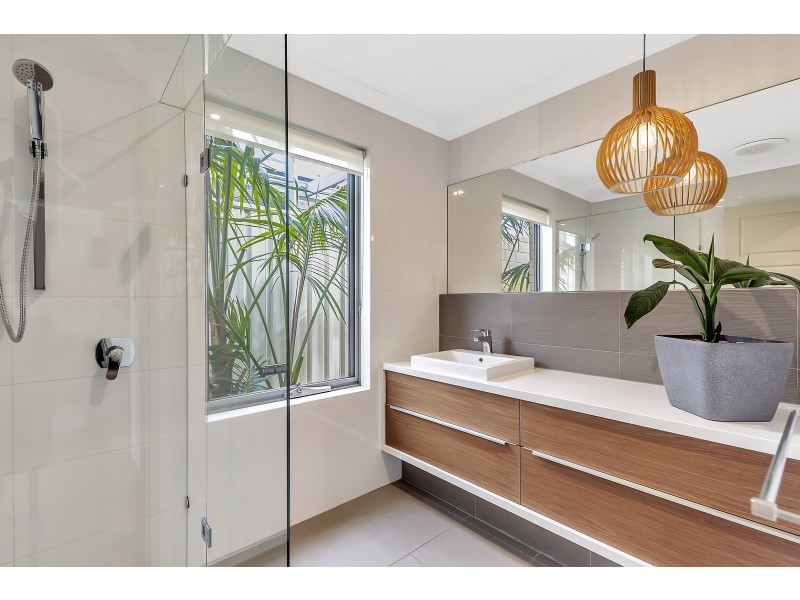 14 Tallering Way, Golden Bay WA 6174