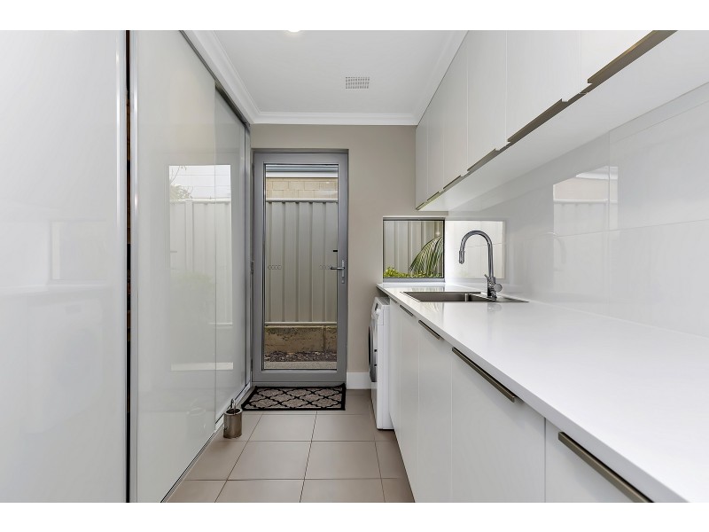 14 Tallering Way, Golden Bay WA 6174