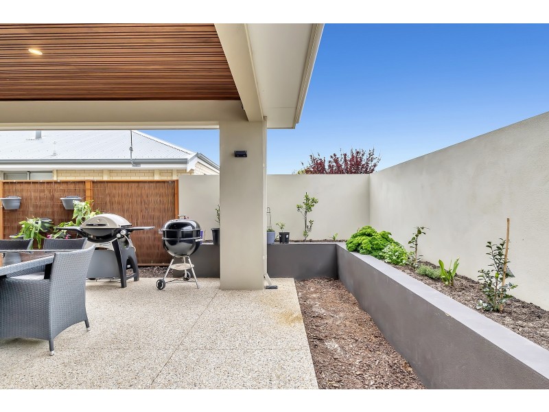 14 Tallering Way, Golden Bay WA 6174