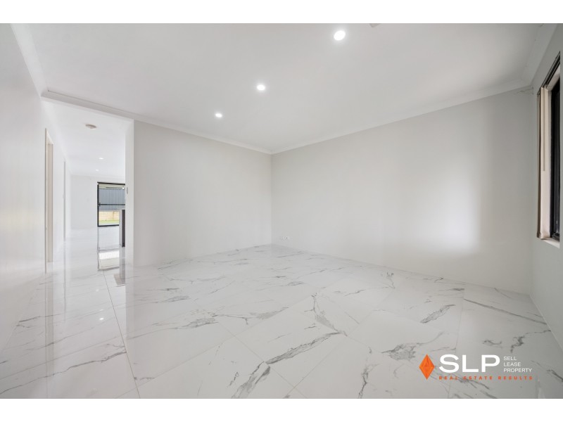 18 Montane Turn, Banksia Grove WA 6031