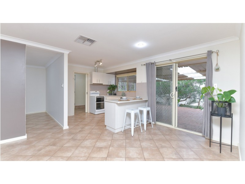 35 Lockhart Place, Gosnells WA 6110