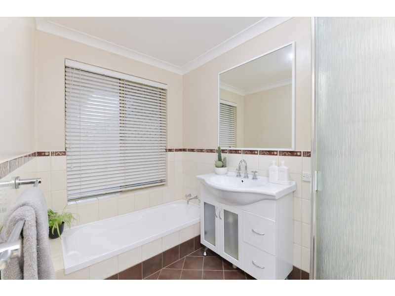 35 Lockhart Place, Gosnells WA 6110