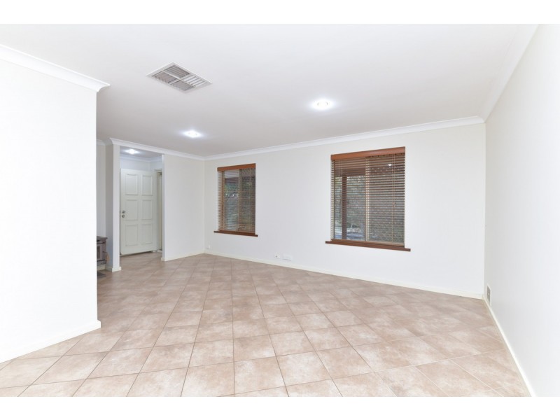 35 Lockhart Place, Gosnells WA 6110