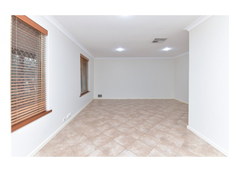 35 Lockhart Place, Gosnells WA 6110