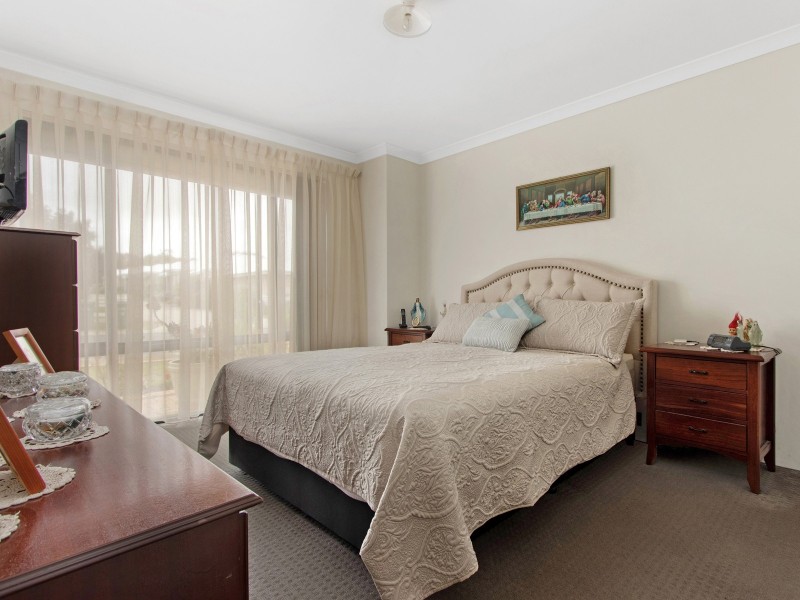 6 Renton Way, Bertram WA 6167