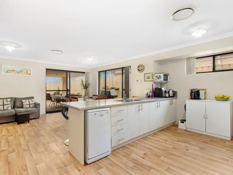 6 Renton Way, Bertram WA 6167