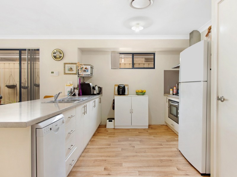 6 Renton Way, Bertram WA 6167