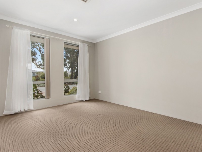 4 Equinox Loop, Wellard WA 6170