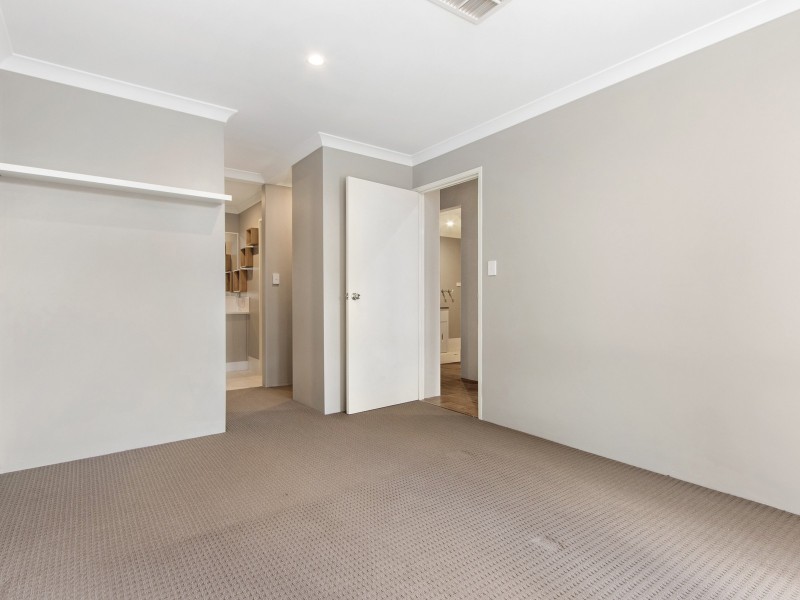 4 Equinox Loop, Wellard WA 6170
