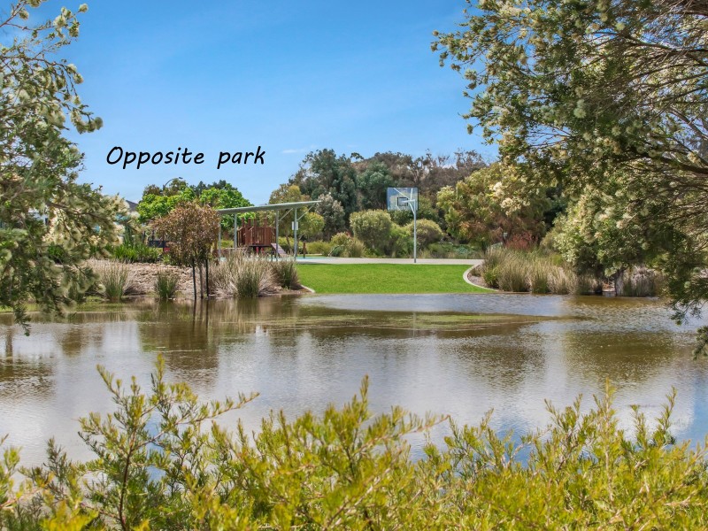 4 Equinox Loop, Wellard WA 6170