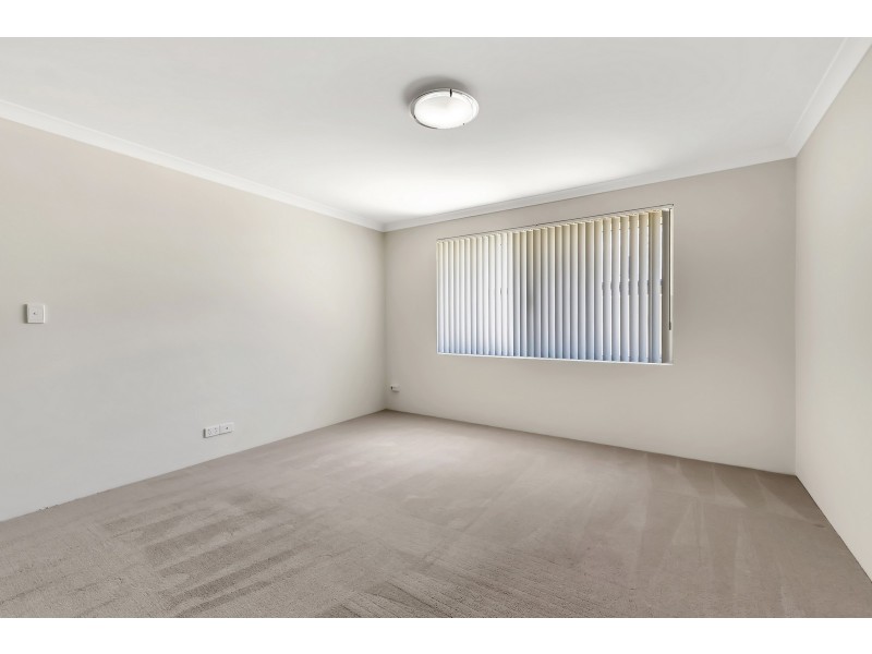 14 Arlette Pass, Lakelands WA 6180