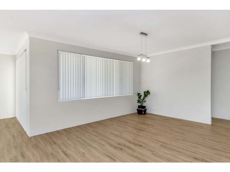 14 Arlette Pass, Lakelands WA 6180