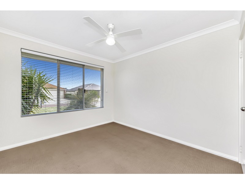 14 Arlette Pass, Lakelands WA 6180