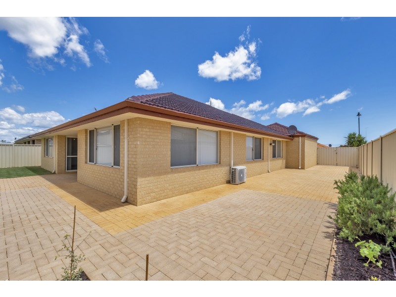 14 Arlette Pass, Lakelands WA 6180