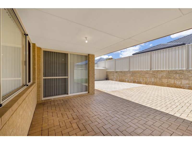 14 Arlette Pass, Lakelands WA 6180