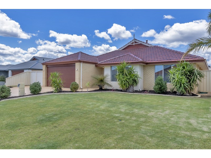 14 Arlette Pass, Lakelands WA 6180