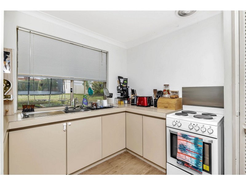 15 Balmoral Parade, Halls Head WA 6210