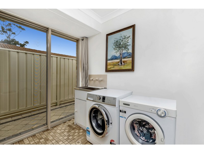 15 Balmoral Parade, Halls Head WA 6210