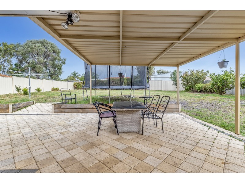 15 Balmoral Parade, Halls Head WA 6210